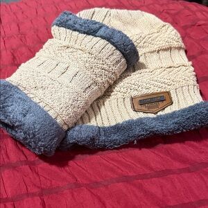 SONG TING Beige Knit Beanie & Cuff Set with Gray Sherpa Trim